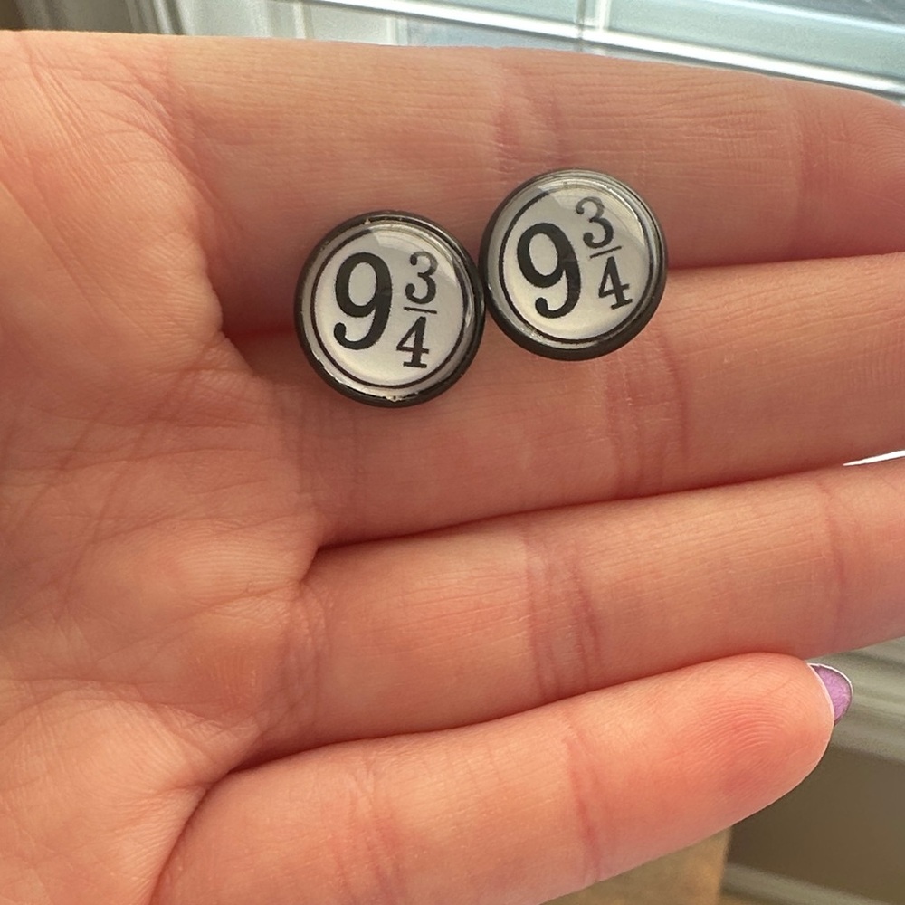 Harry Potter stud earrings - Picture 3 of 3